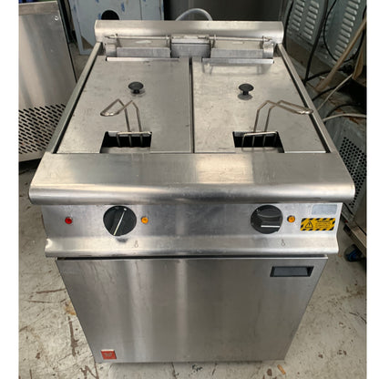 Second hand Falcon Twin Tank Electric Fryer (E3862) with lids