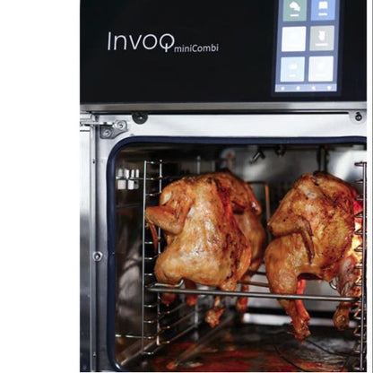 Chicken roasting in the Invoq miniCombi 10-1/1 GN