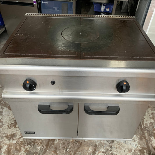 Reconditioned Lincat Solid Top Gas Range top view (OG7005/N-R)