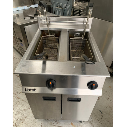 Second hand Lincat 28L Twin Tank Gas Fryer, top view (OG8111/OP2/N)