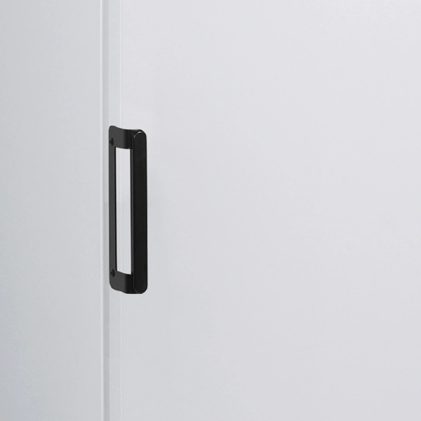Tefcold 300L Single Door Freezer (UFFS371SD) close up on door handle