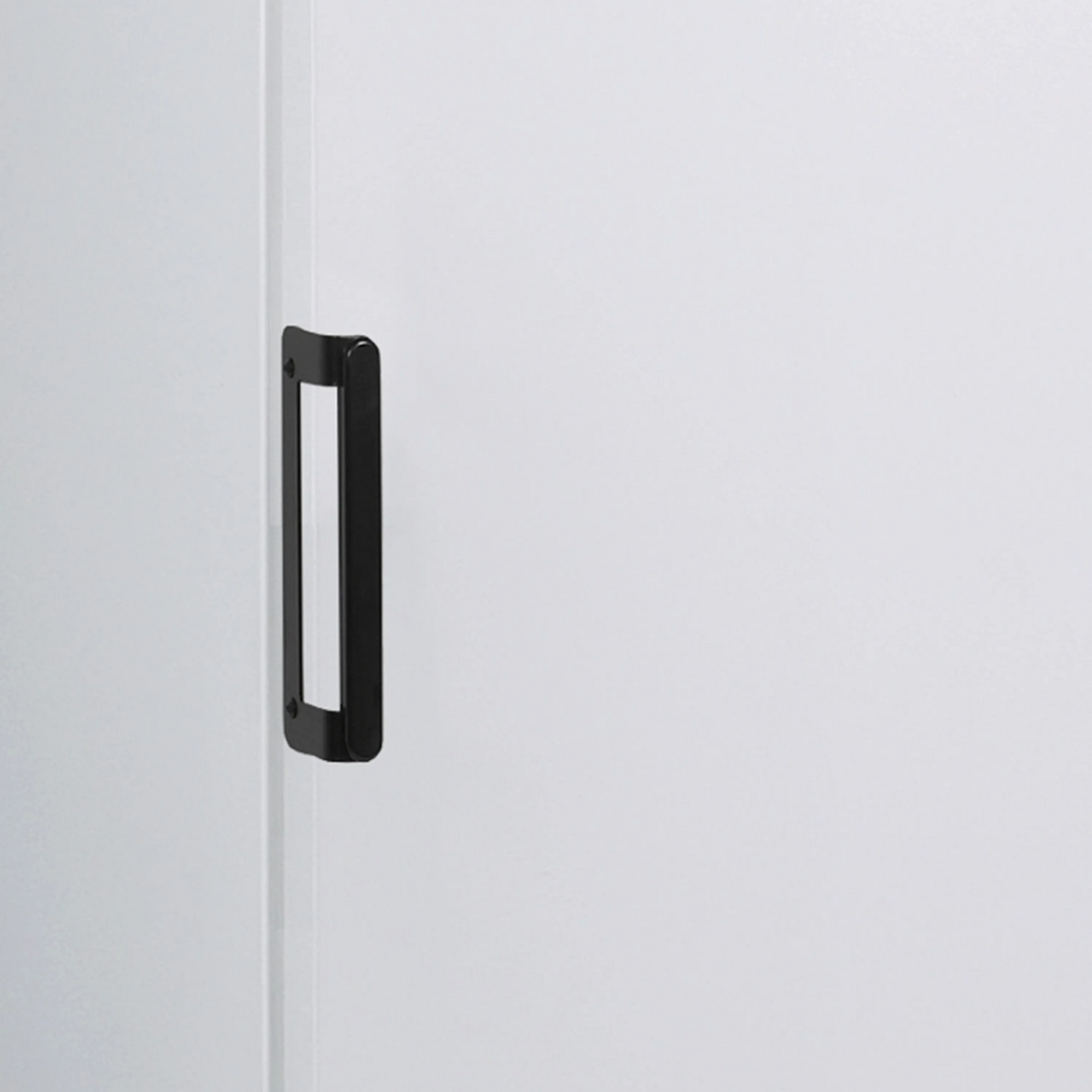 Tefcold 300L Single Door Freezer (UFFS371SD) close up on door handle