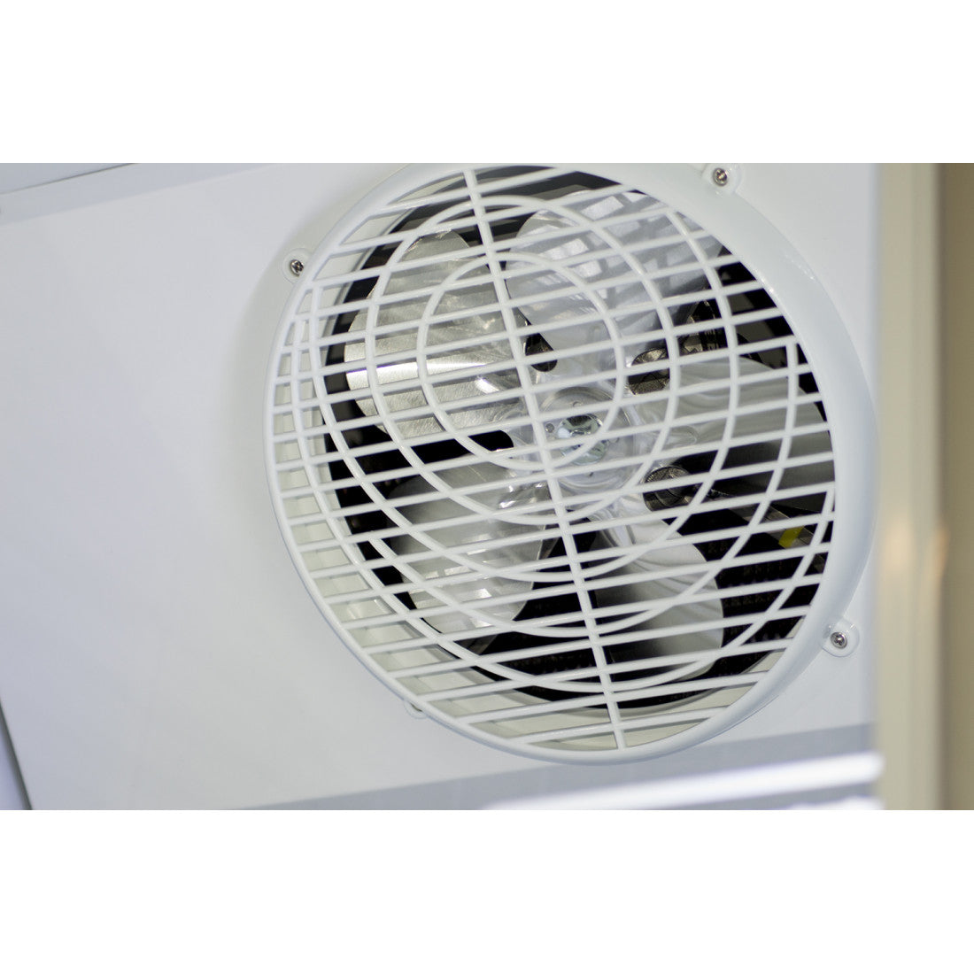 Prodis Bottle Cooler (XPD750-P-G-LE) close up on fan